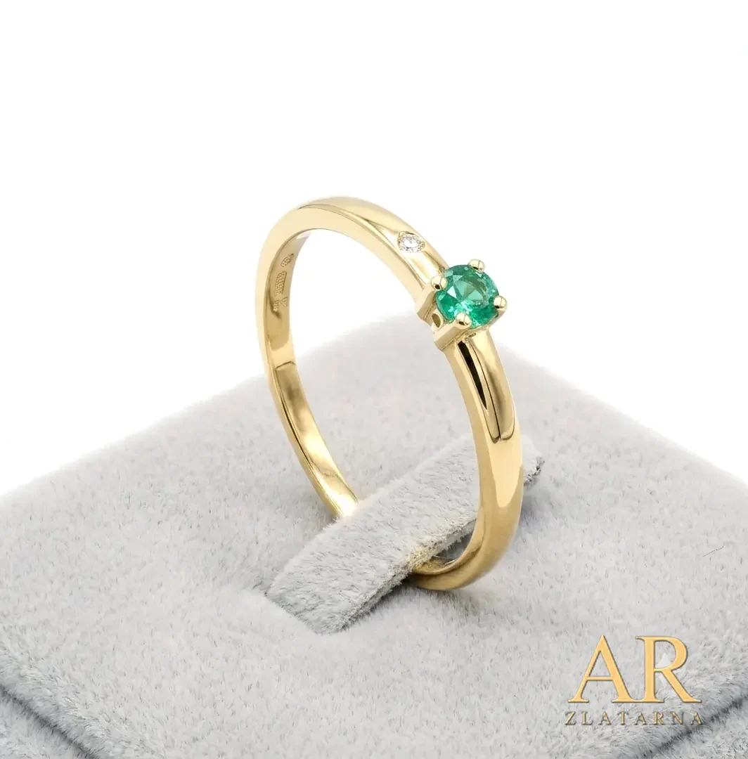 Zlatni prsten s 0.12ct Smaragd i 0.005ct Dijamant