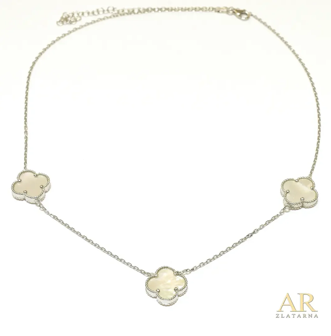 Srebrna ogrlica tri bijele Djeteline