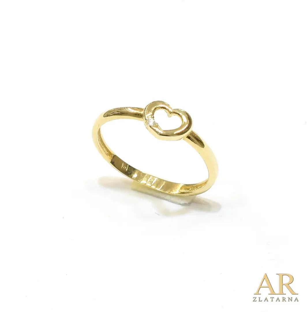 Zlatni prsten Malo srce s  cirkonom 