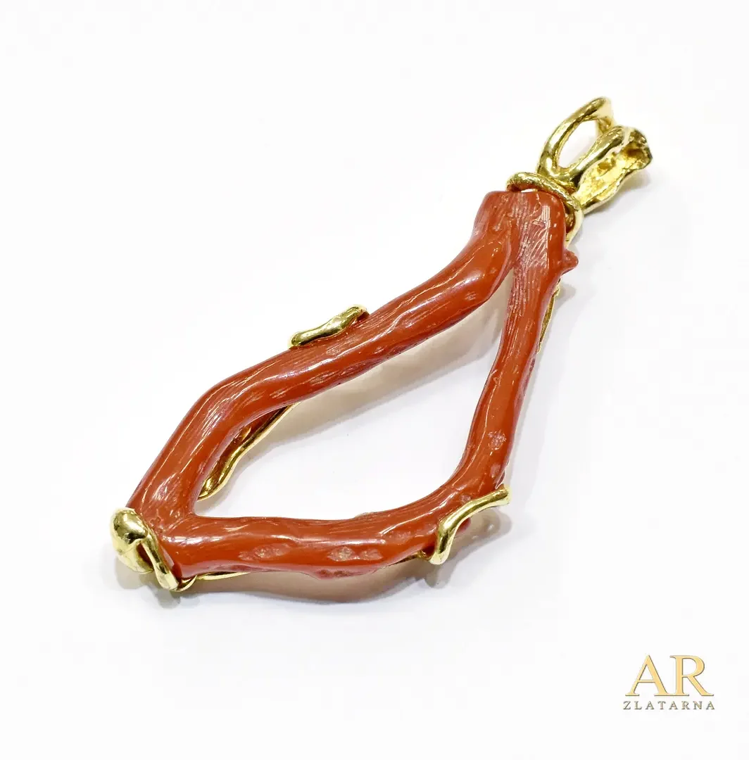 Srebrni pozlaćeni privjesak  Koralj 57mm 