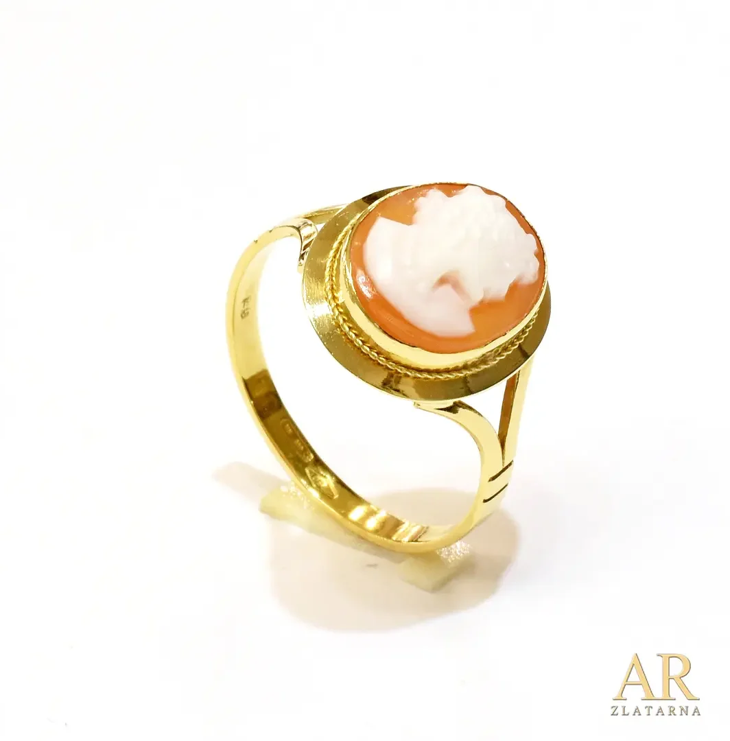 Zlatni prsten Kamea  12x10mm 