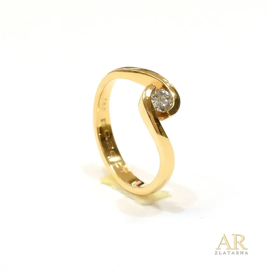 Zlatni zaručnički prsten roze  zlato s 0.20ct dijamantom