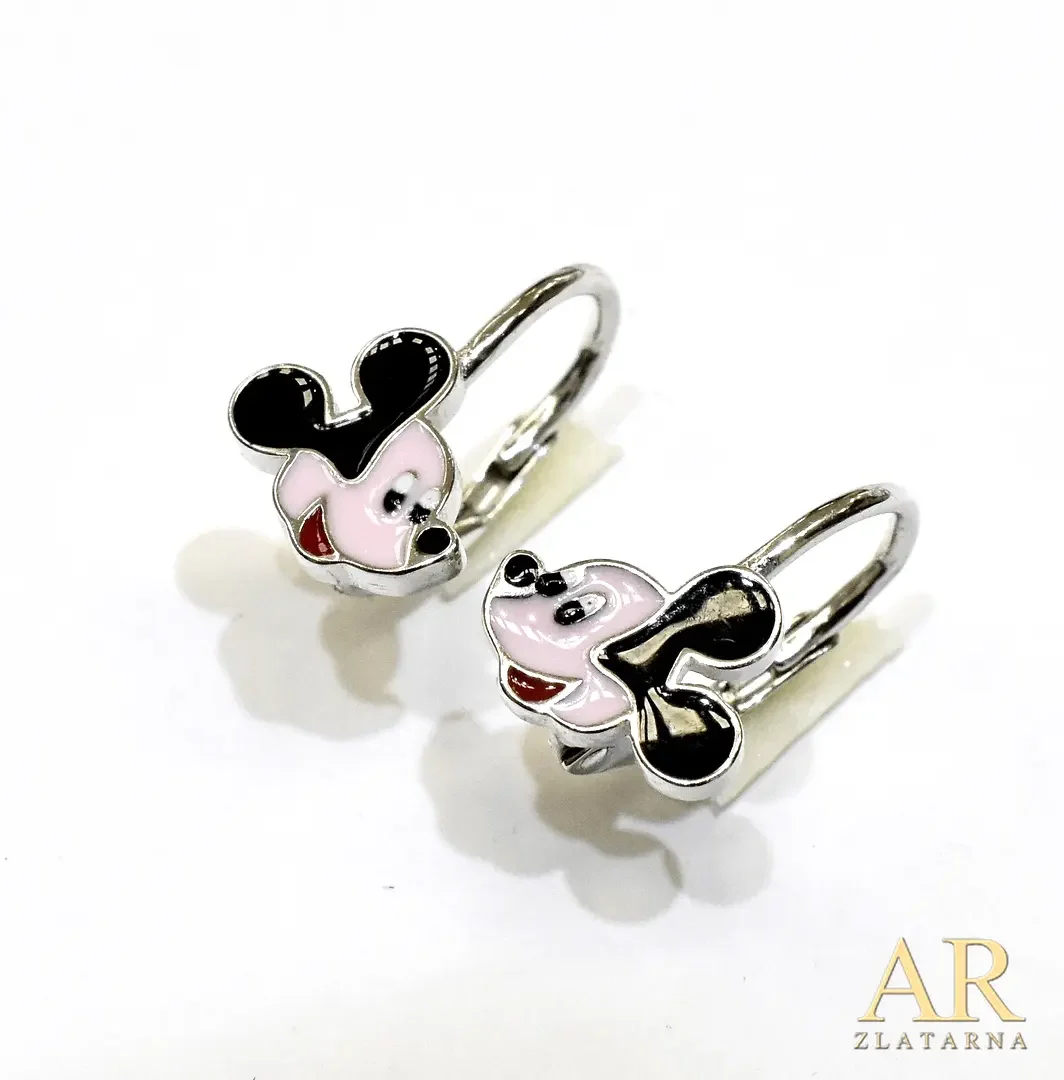 Srebrne naušnice na Miša