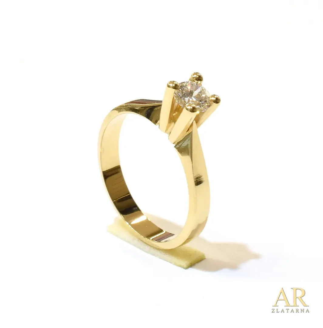 Zlatni  zaručnički prsten s 0.44ct lab. dijamantom u kruni