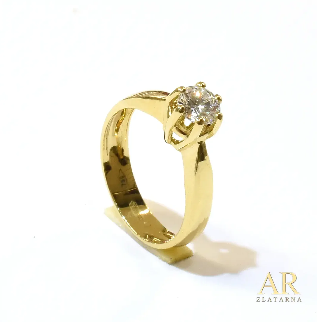 Zlatni zaručnički prsten s  0.62ct lab. dijamantom u kruni