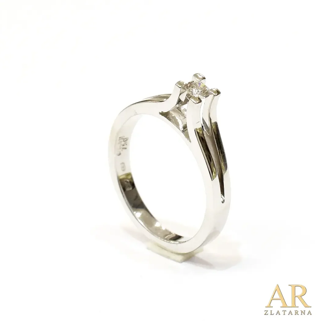 Zlatni zaručnički prsten  bijelo zlato Futura s 0.14ct dijamantom u četverokrakoj kruni