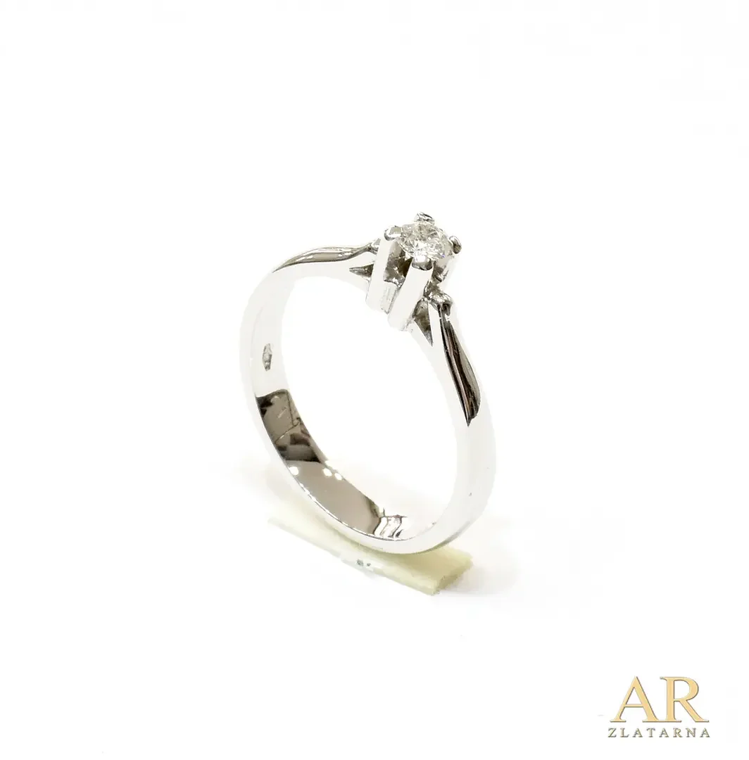 Zlatni prsten Futura s 0.12ct  dijamantom u četverokrakoj kruni bijelo zlato