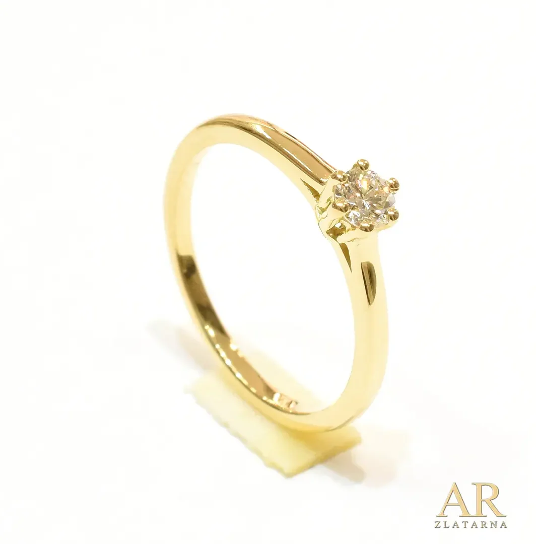 Zlatni zaručnički prsten s  0.20ct dijamantom Model 3