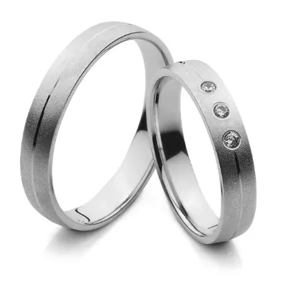 Zlatni vjenčani prsteni s tri 0.02ct dijamanta bijelo zlato