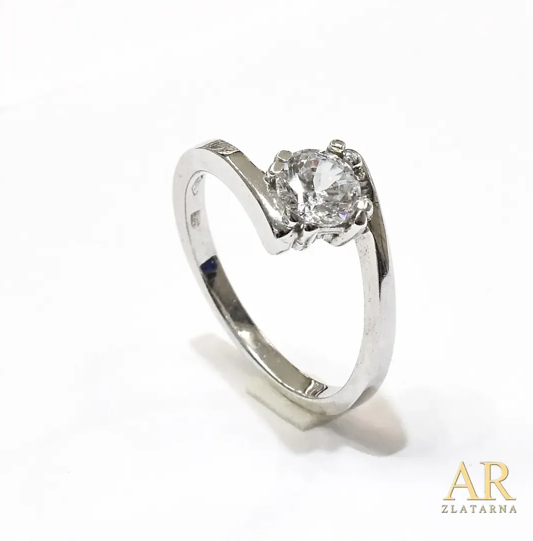 Zlatni zaručnički prsten  bijelo zlato uvijeni sa cirkonom u četverokrakoj kruni Model 3