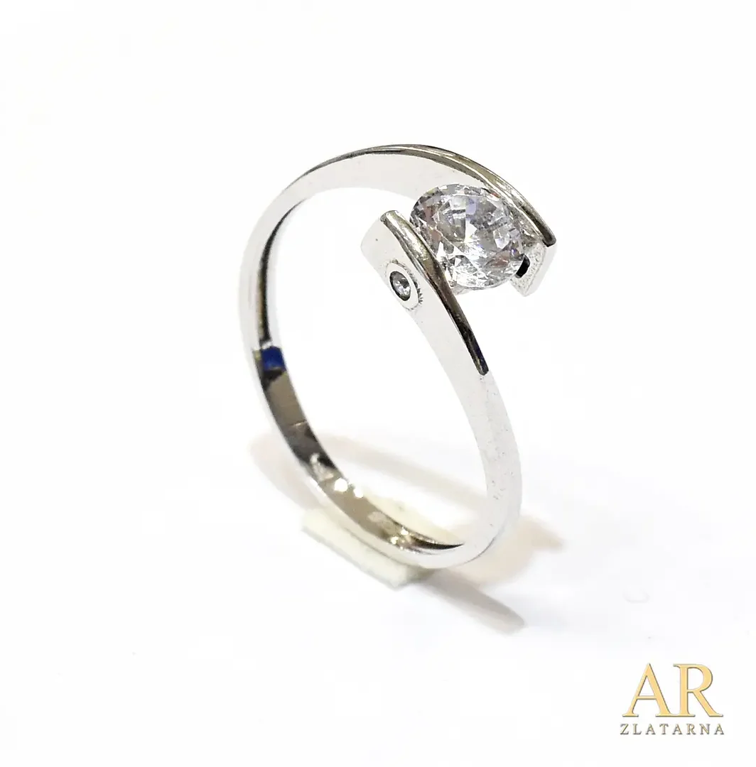 Zlatni zaručnički prsten  bijelo zlato uvijeni sa cirkonom Model 2