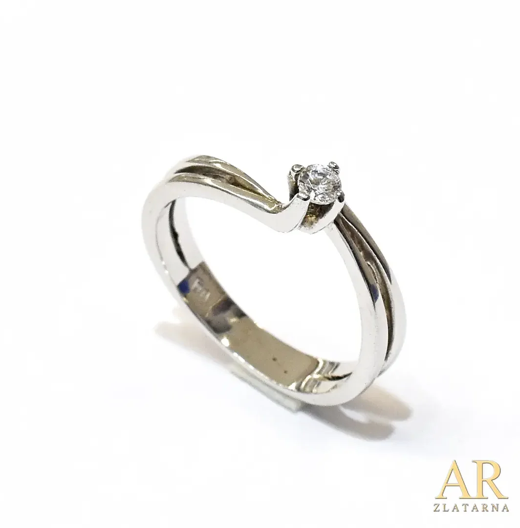 Zlatni zaručnički prsten  bijelo zlato uvijeni sa cirkonom u četverokrakoj kruni Model 2