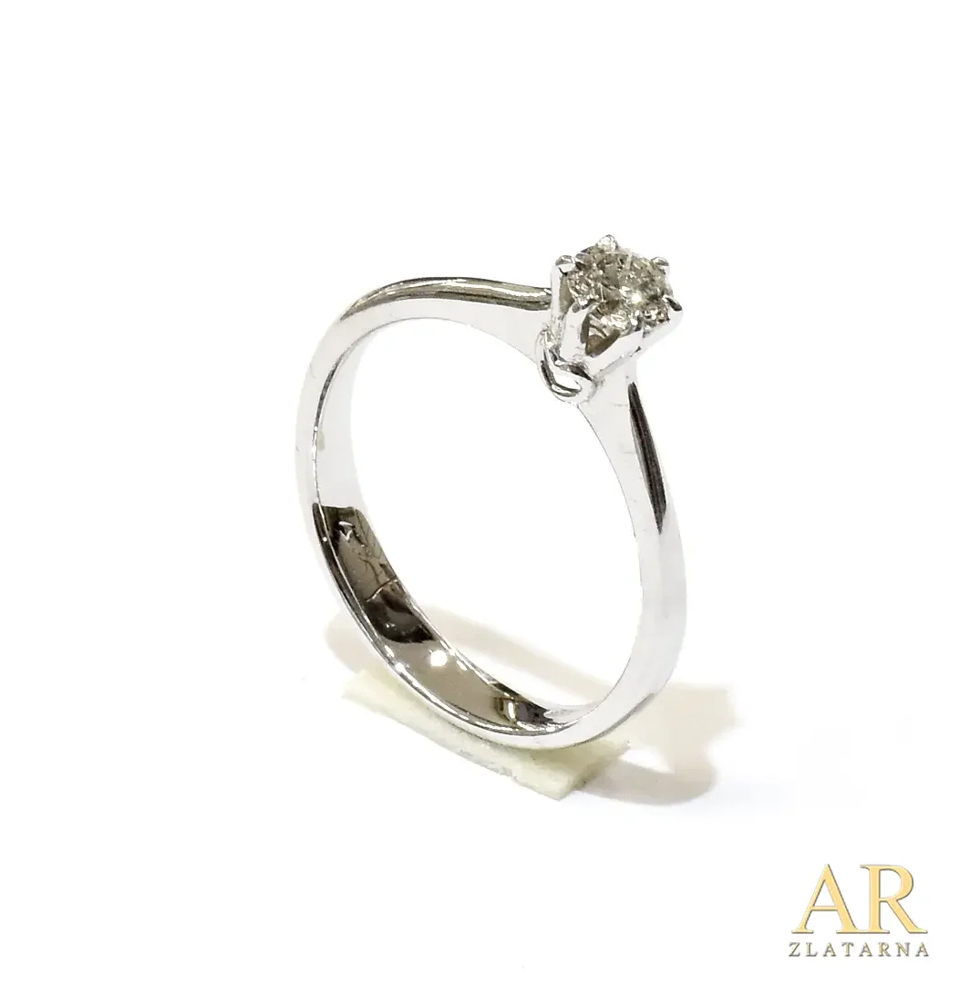 Zlatni zaručnički prsten Srce  bijelo zlato s 0.30ct dijamantom u kruni