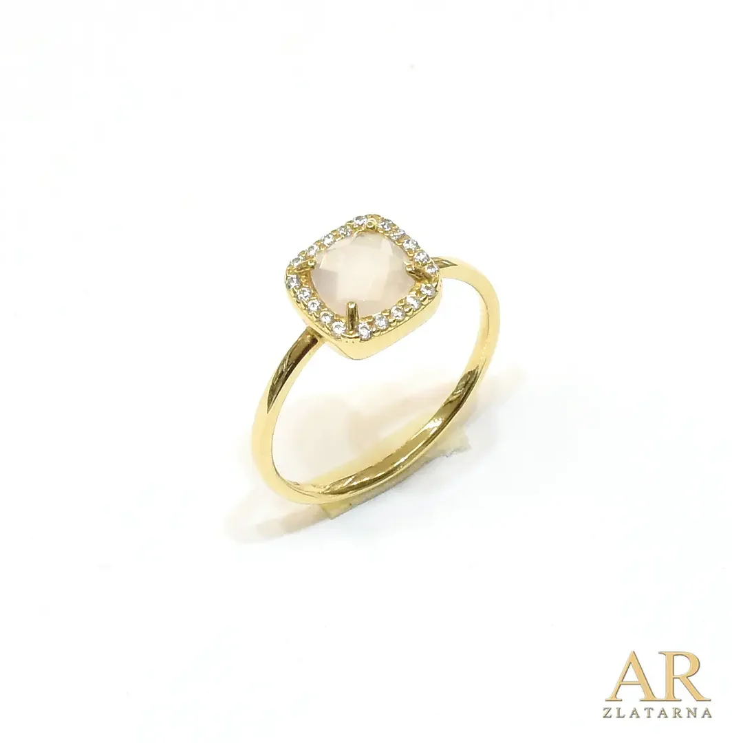 Zlatni prsten cirkoni i quartz  u četverostranoj kruni roze zlato 