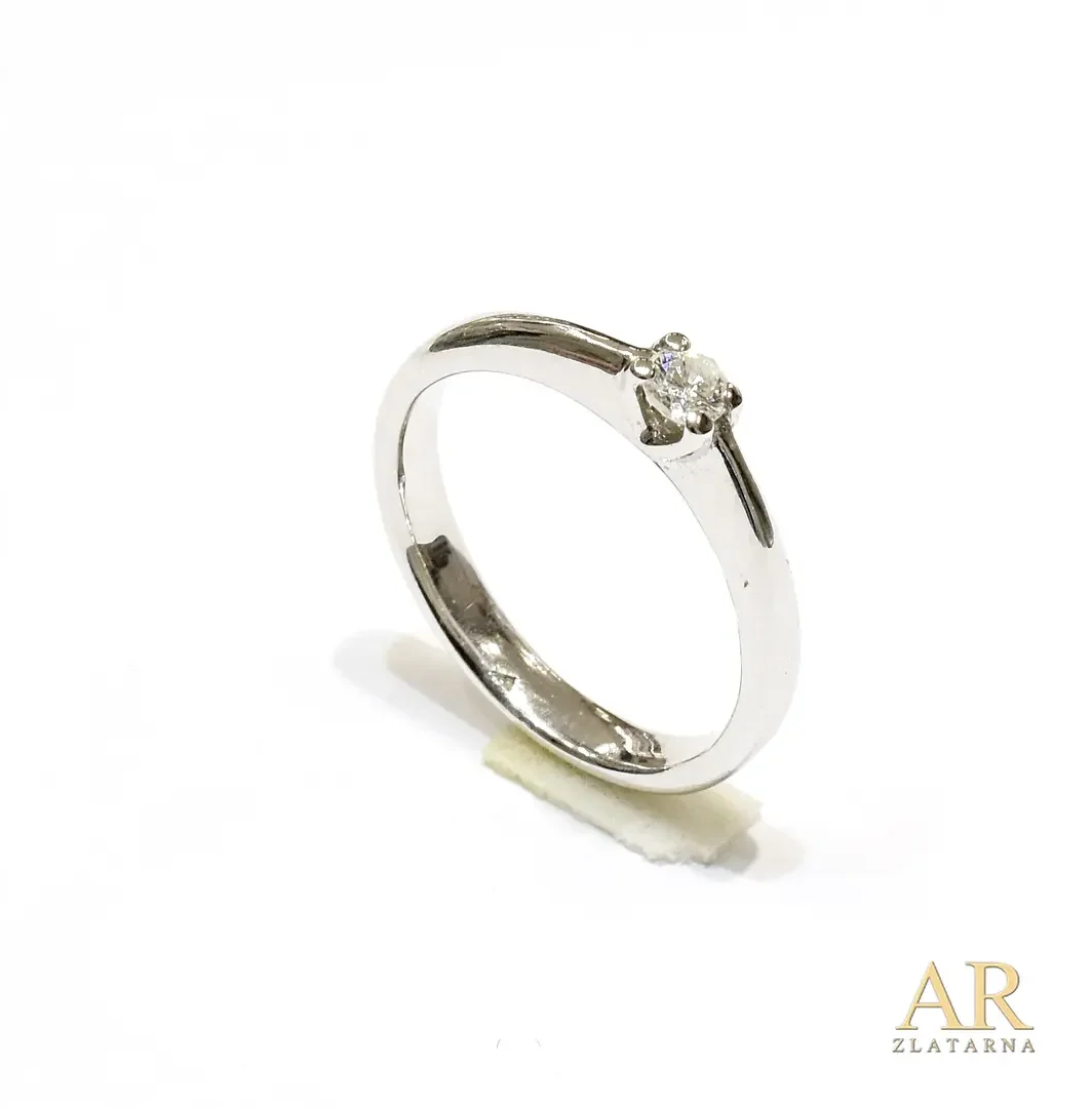 Zlatni zaručnički prsten klasični s dijamantom u kruni bijelo zlato
