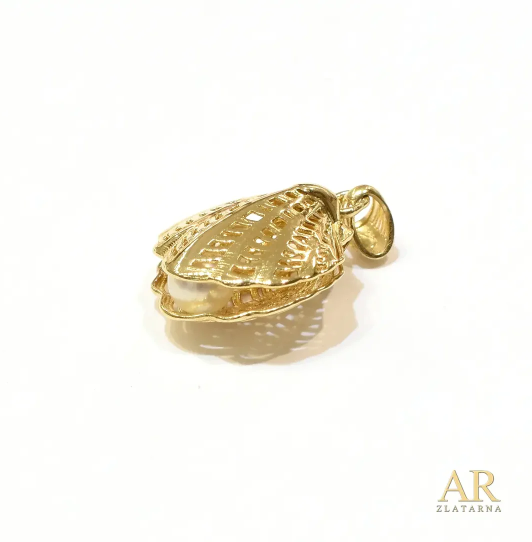 Zlatni privjesak Školjka sa  biserom