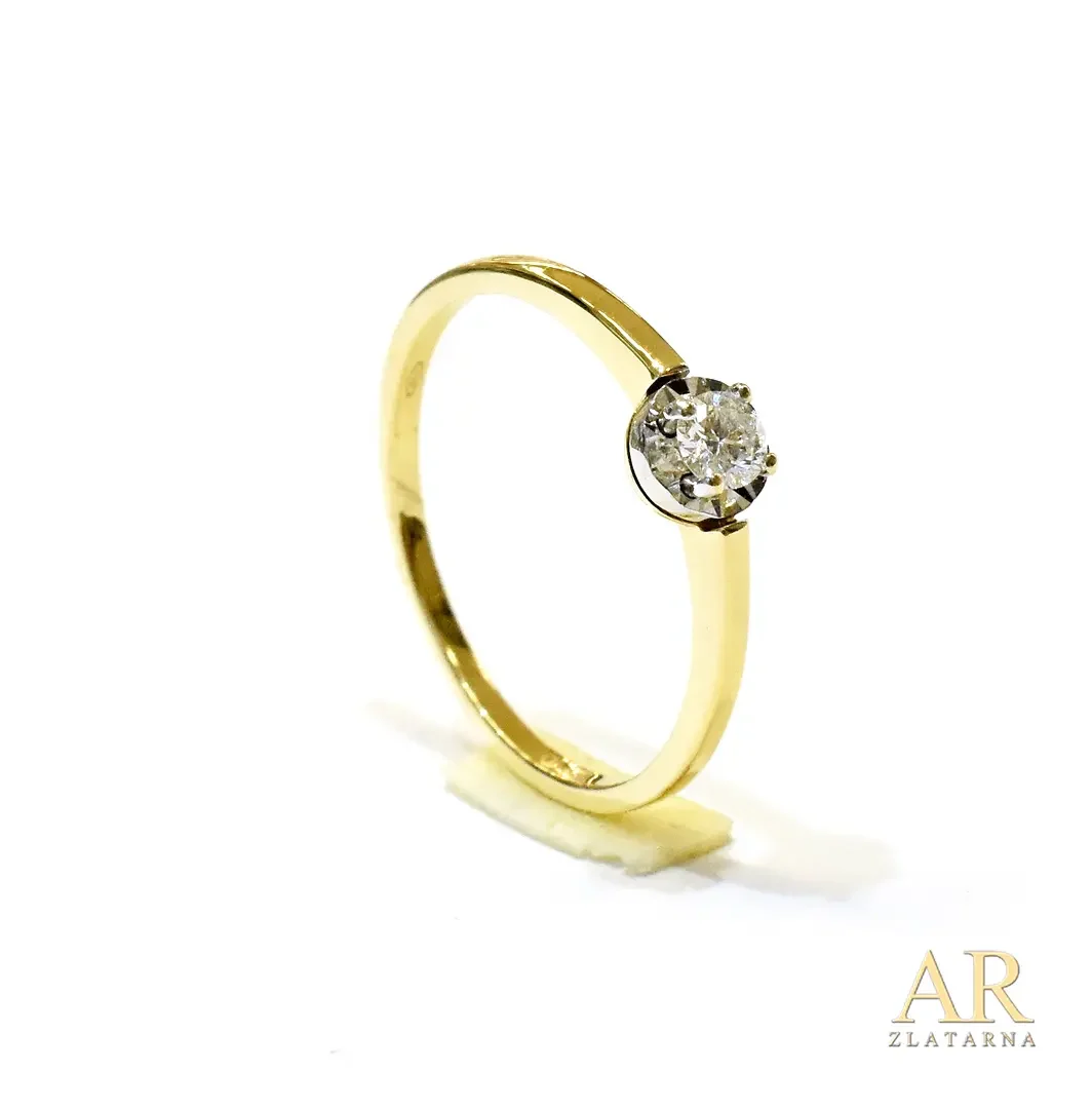 Zlatni zaručnički prsten s  0.13ct dijamantom u četverokrakoj kruni
