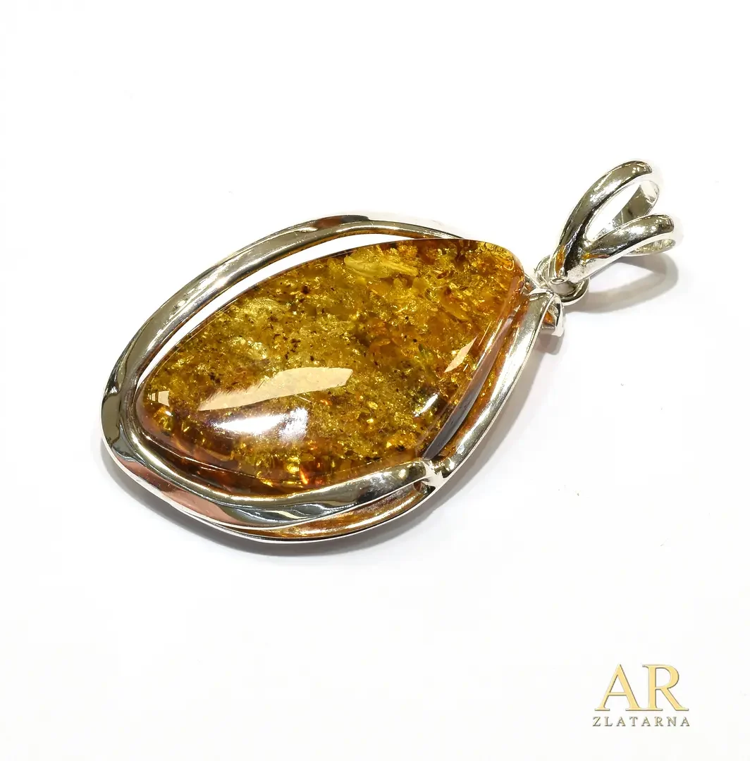 Srebrni privjesak s Jantarom Model 12
