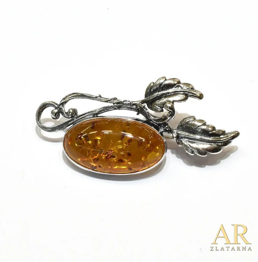 Srebrni broš s jantarom Model 18
