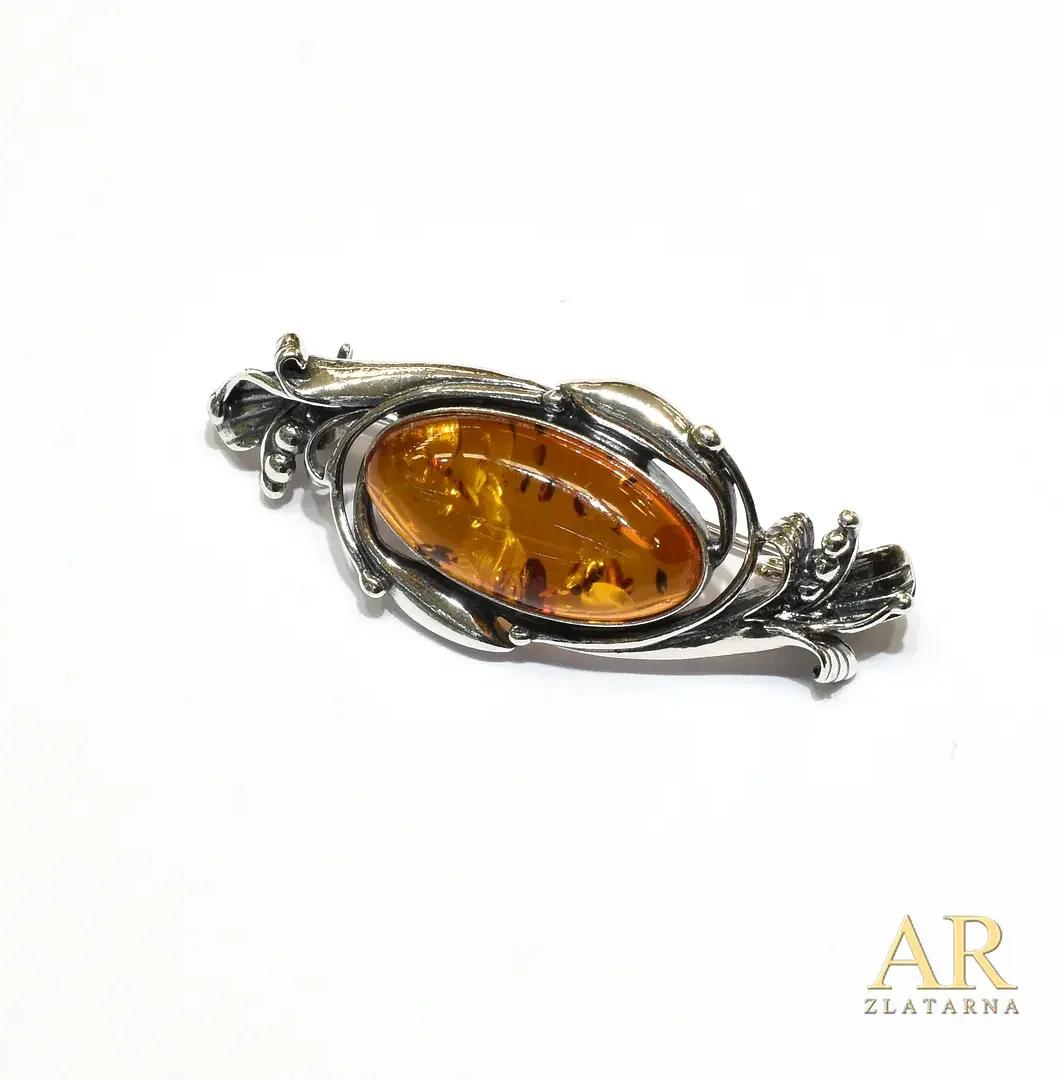 Srebrni broš s jantarom Model 19