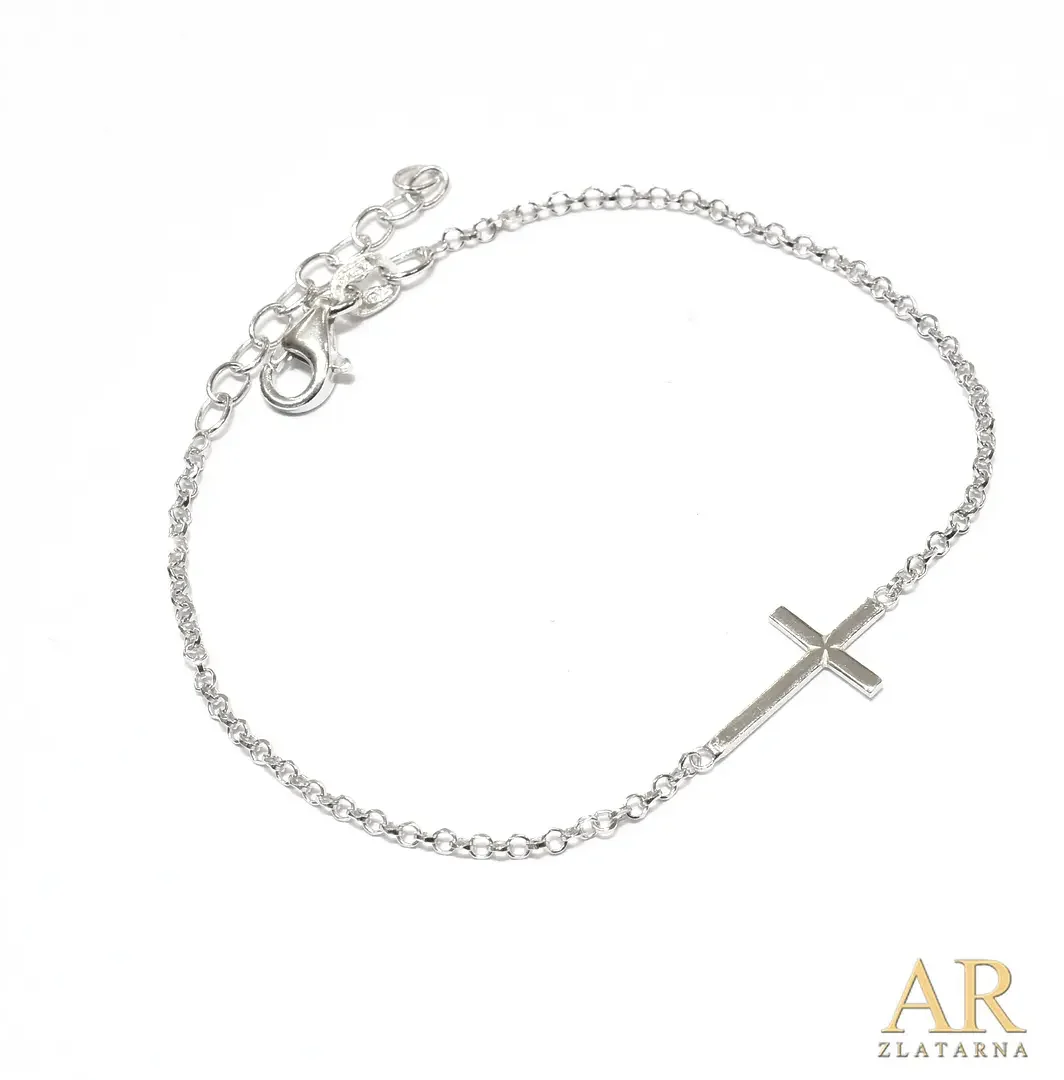 Srebrna narukvica sa uzdužnim križem