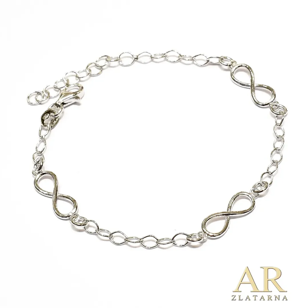 Srebrna narukvica sa tri Infinity znaka