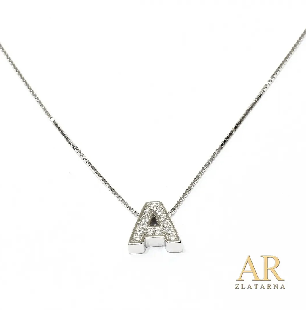 Srebrna ogrlica slovo A