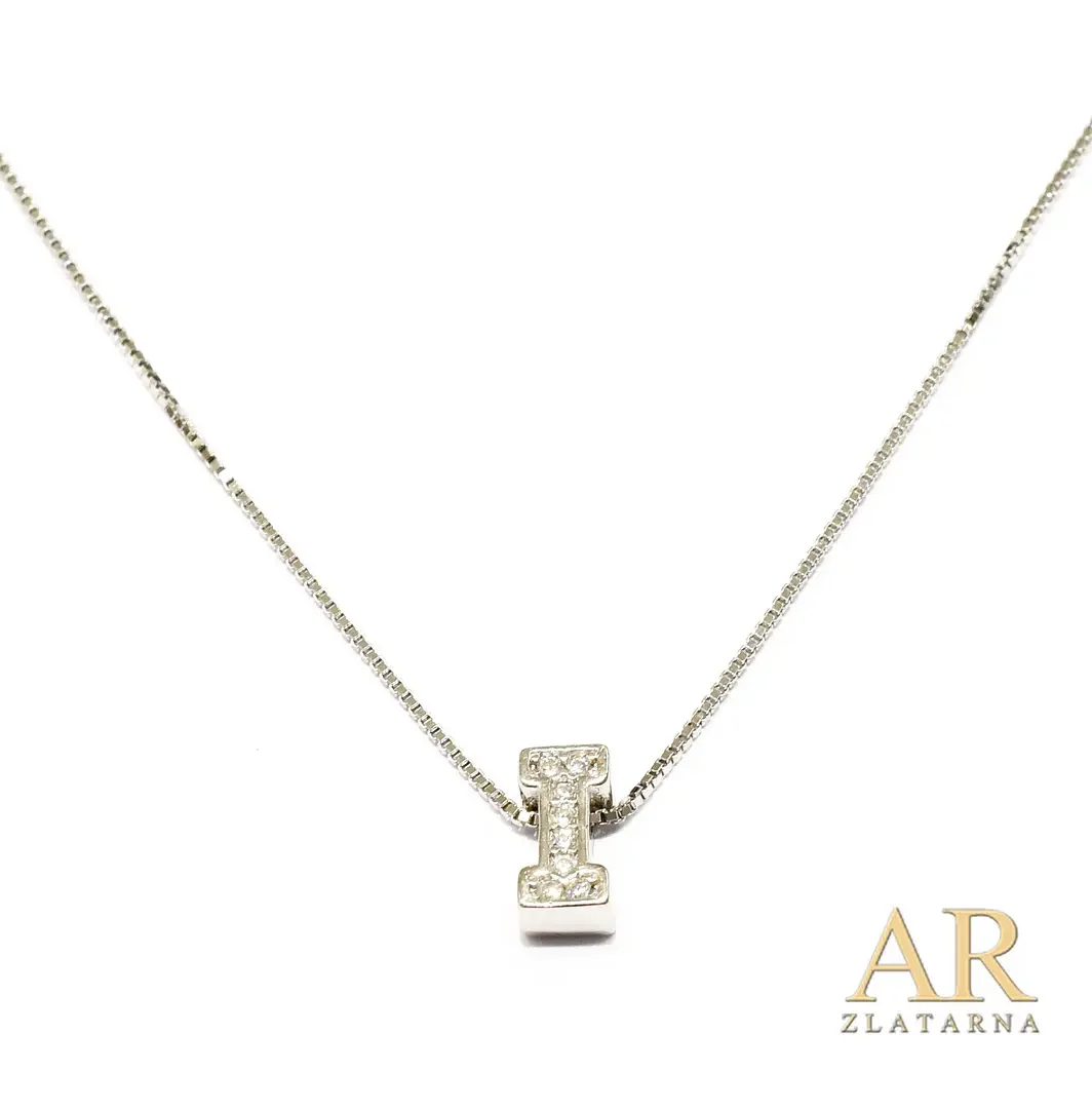 Srebrna ogrlica slovo I
