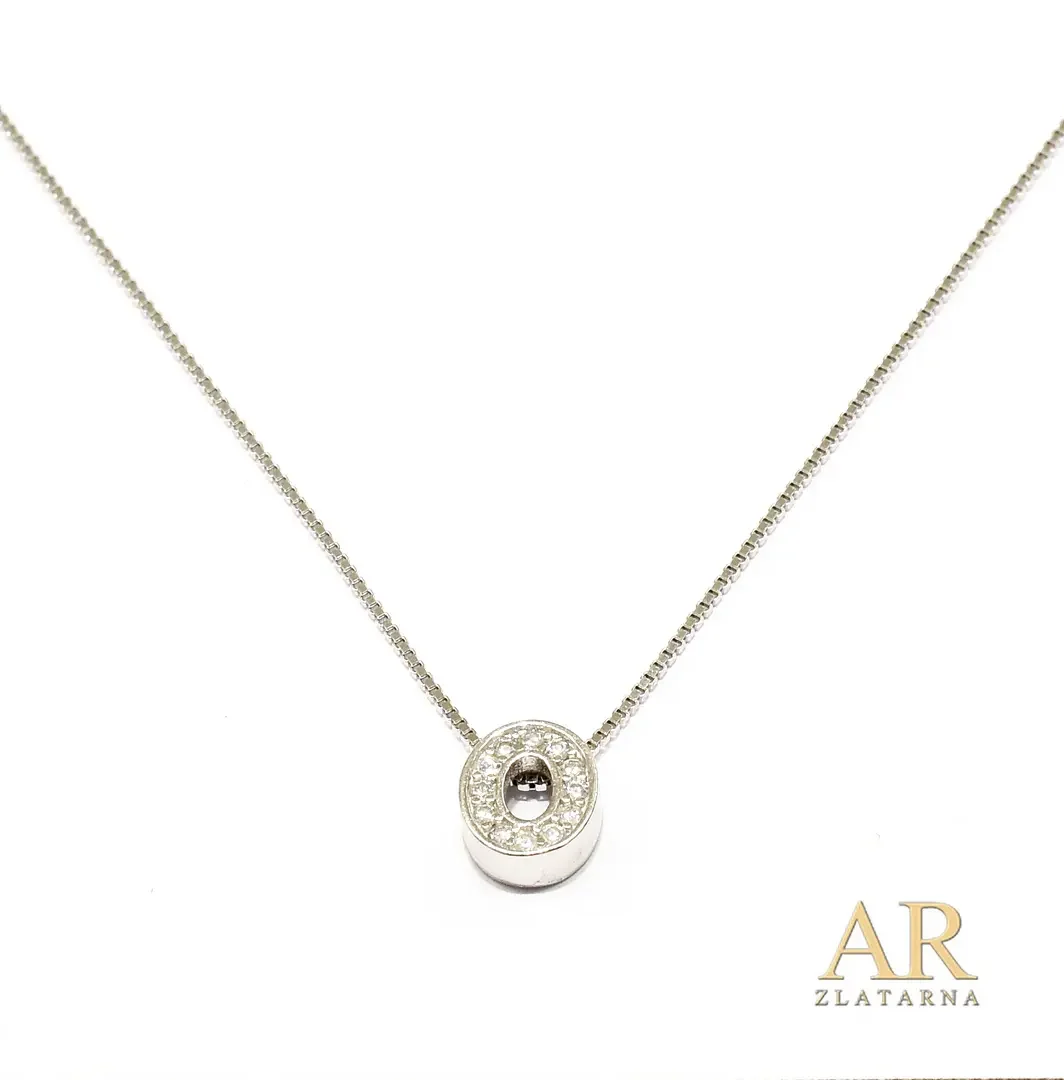 Srebrna ogrlica slovo O