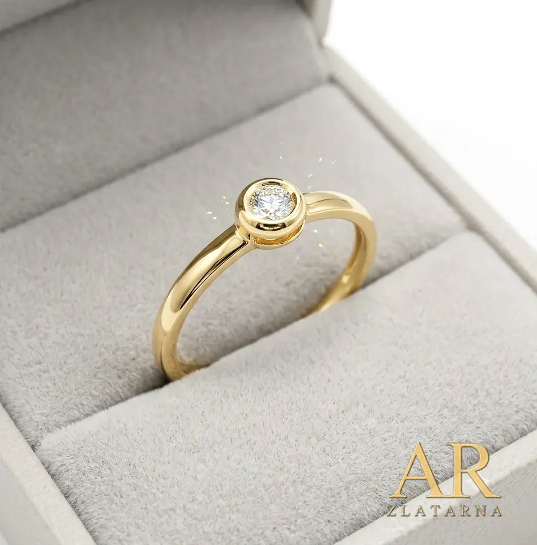Zlatni prsten sa Dijamantom 0,05 ct Bezel stil