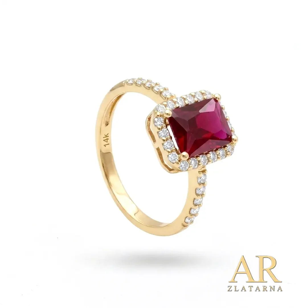 Zlatni prsten Rubin Emerald cut i cirkoni